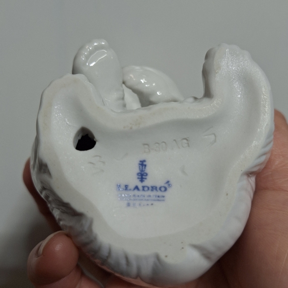 Set of 2 Lladro Polar Bears. About 5" Tall - Picture 7 of 13